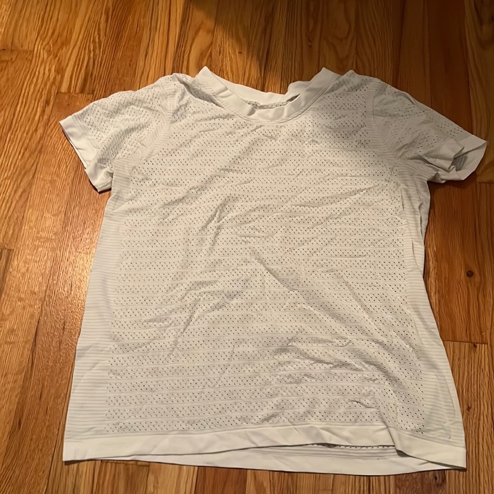 Lululemon Short sleeve shirt with hole design